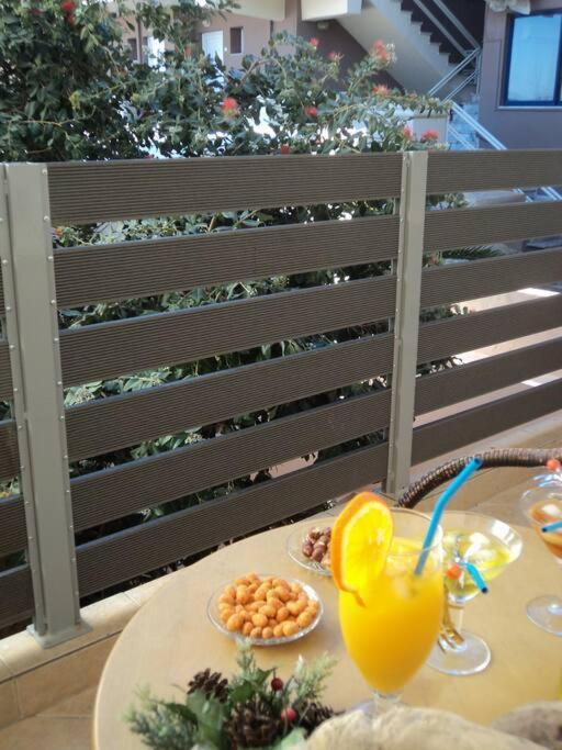The Getaway Apartment Agia Marina  Exterior photo