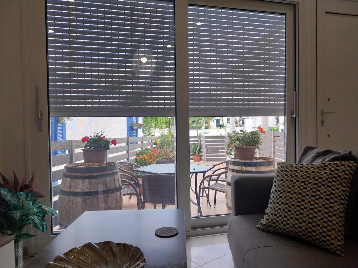 The Getaway Apartment Agia Marina  Exterior photo
