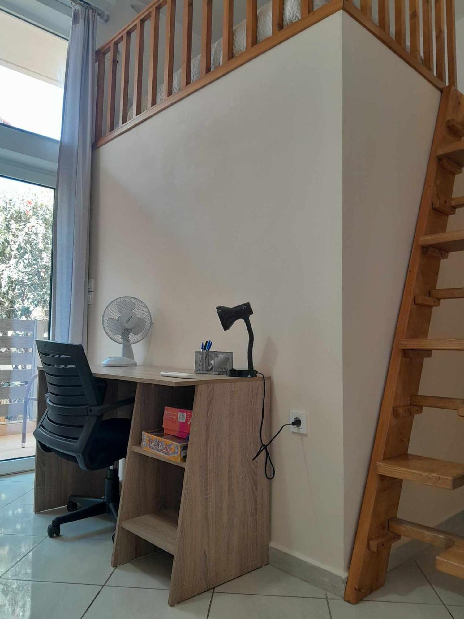 The Getaway Apartment Agia Marina  Exterior photo